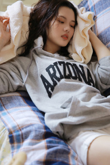 偷拍55位美女撒尿BBB毛洗澡